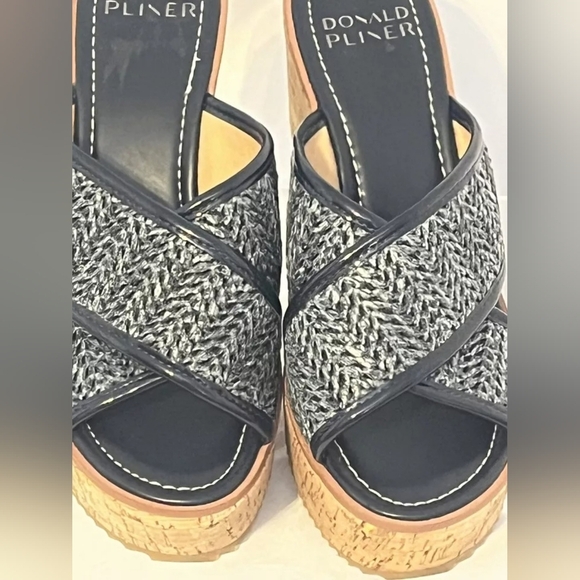 Donald J. Pliner Ilonar Navy Raffia Platform Sandals - Size 10 - Picture 3 of 10